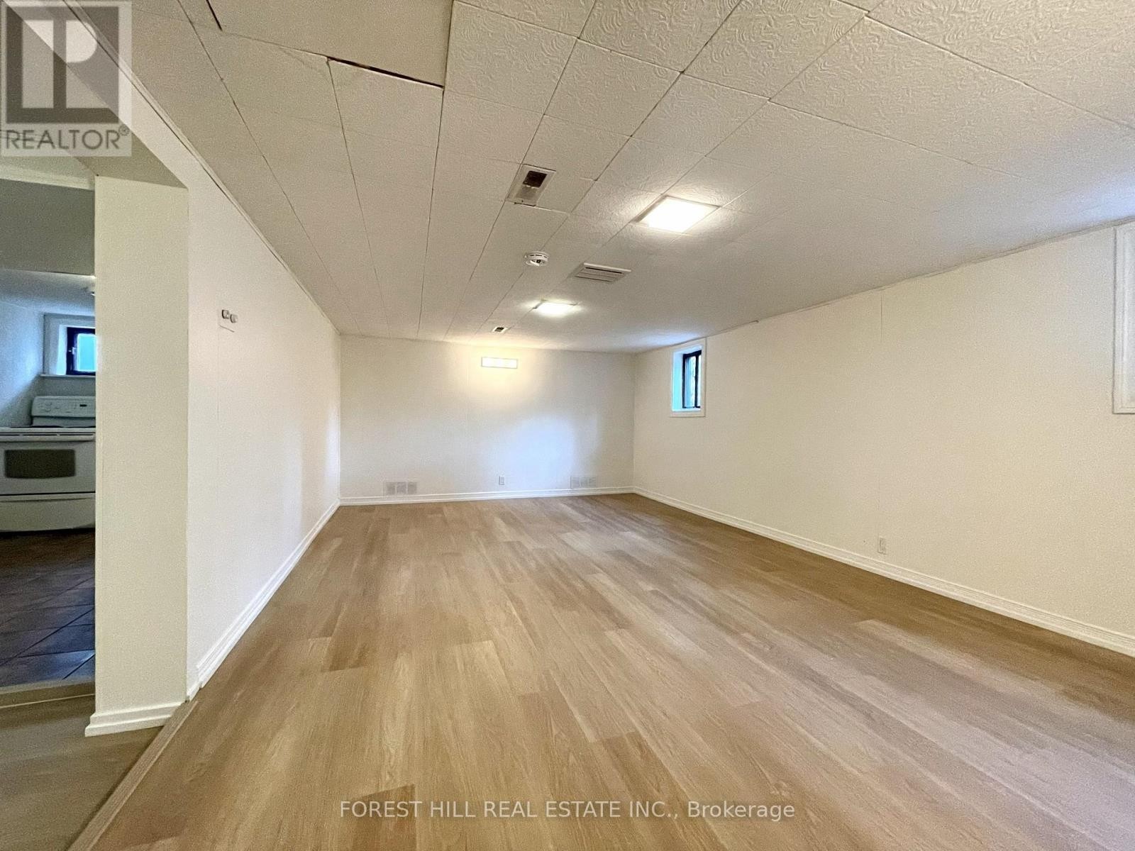 












117 NORTH CARSON STREET

,
Toronto (Alderwood),




Ontario
M8W4C7

