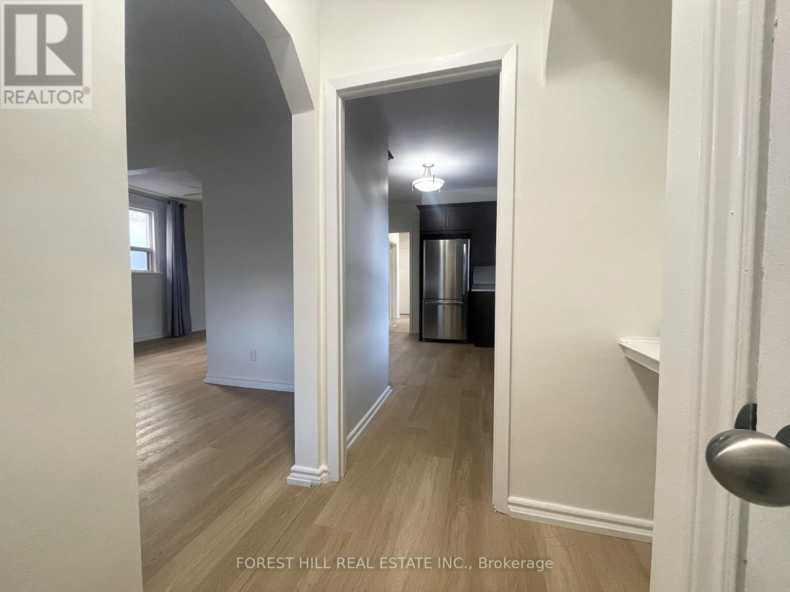 












117 NORTH CARSON STREET

,
Toronto (Alderwood),




Ontario
M8W4C7

