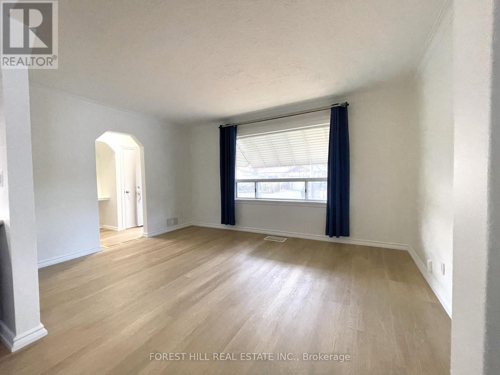 












117 NORTH CARSON STREET

,
Toronto (Alderwood),




Ontario
M8W4C7

