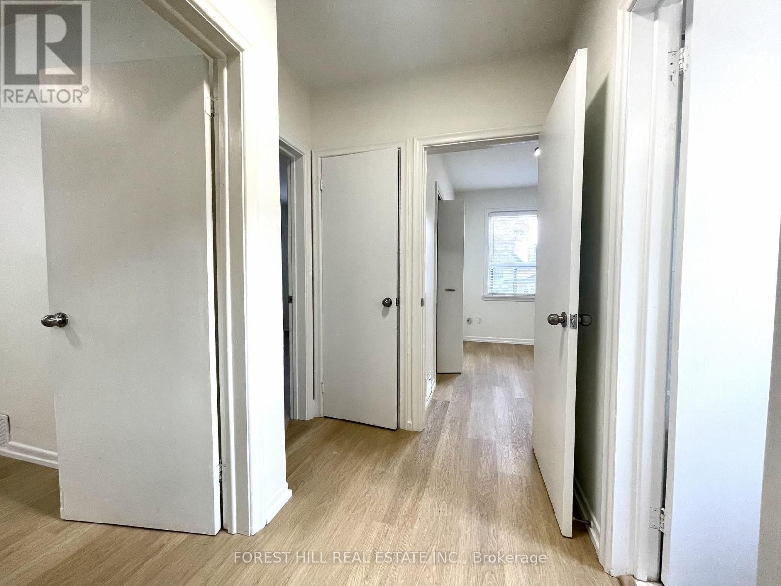 












117 NORTH CARSON STREET

,
Toronto (Alderwood),




Ontario
M8W4C7

