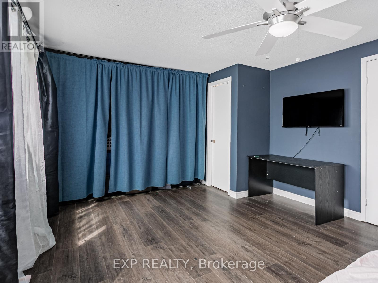 












64 - 2050 UPPER MIDDLE ROAD

,
Burlington (Brant Hills),




Ontario
L7P3R9

