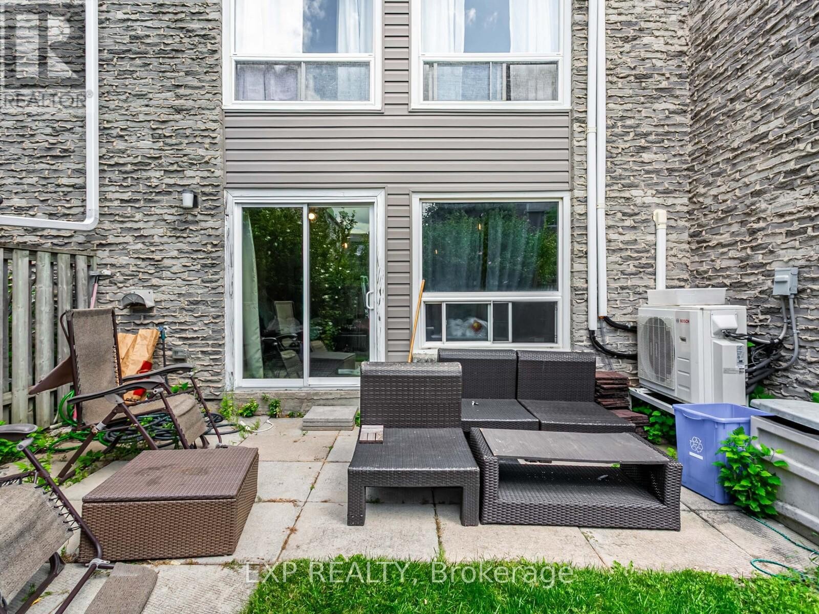 












64 - 2050 UPPER MIDDLE ROAD

,
Burlington (Brant Hills),




Ontario
L7P3R9

