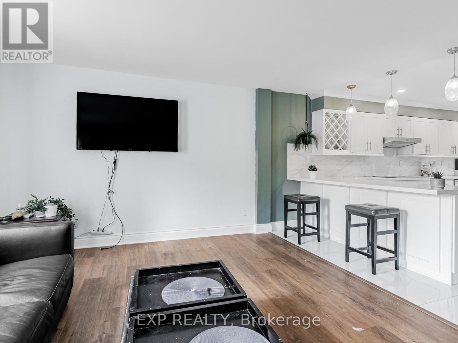 












64 - 2050 UPPER MIDDLE ROAD

,
Burlington (Brant Hills),




Ontario
L7P3R9

