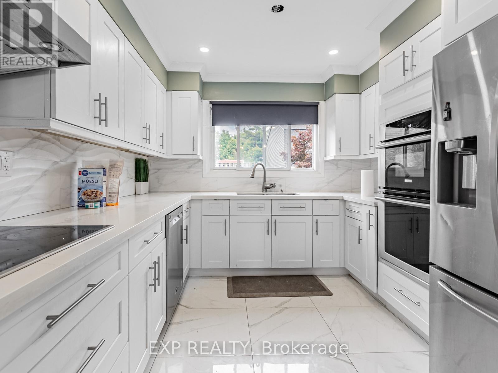 












64 - 2050 UPPER MIDDLE ROAD

,
Burlington (Brant Hills),




Ontario
L7P3R9

