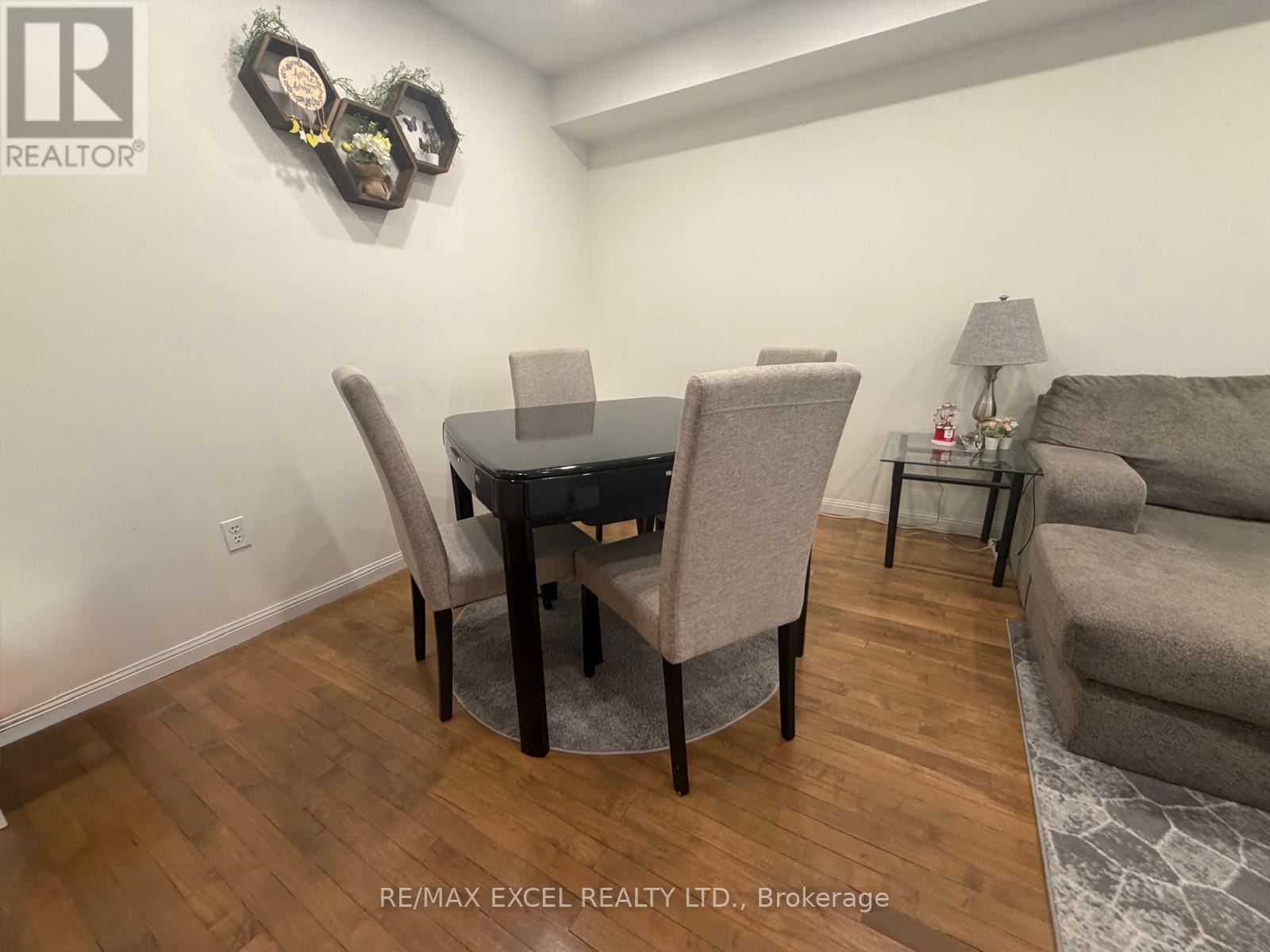 












161 - 5980 WHITEHORN AVENUE

,
Mississauga (East Credit),




Ontario
L5V2Y3

