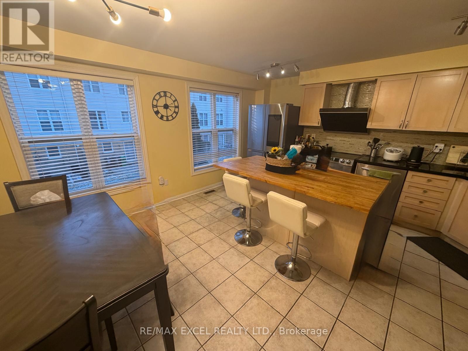 












161 - 5980 WHITEHORN AVENUE

,
Mississauga (East Credit),




Ontario
L5V2Y3

