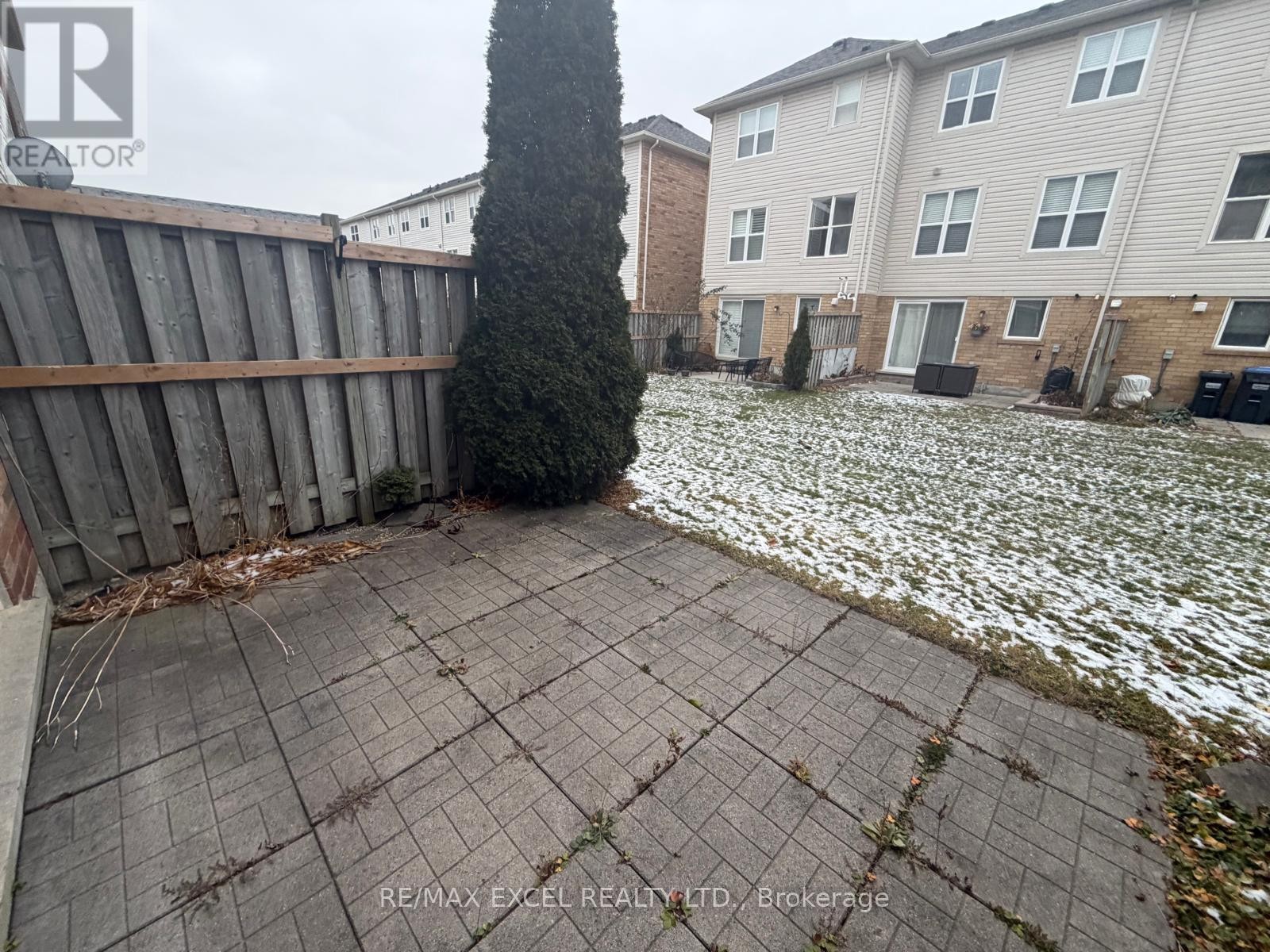 












161 - 5980 WHITEHORN AVENUE

,
Mississauga (East Credit),




Ontario
L5V2Y3

