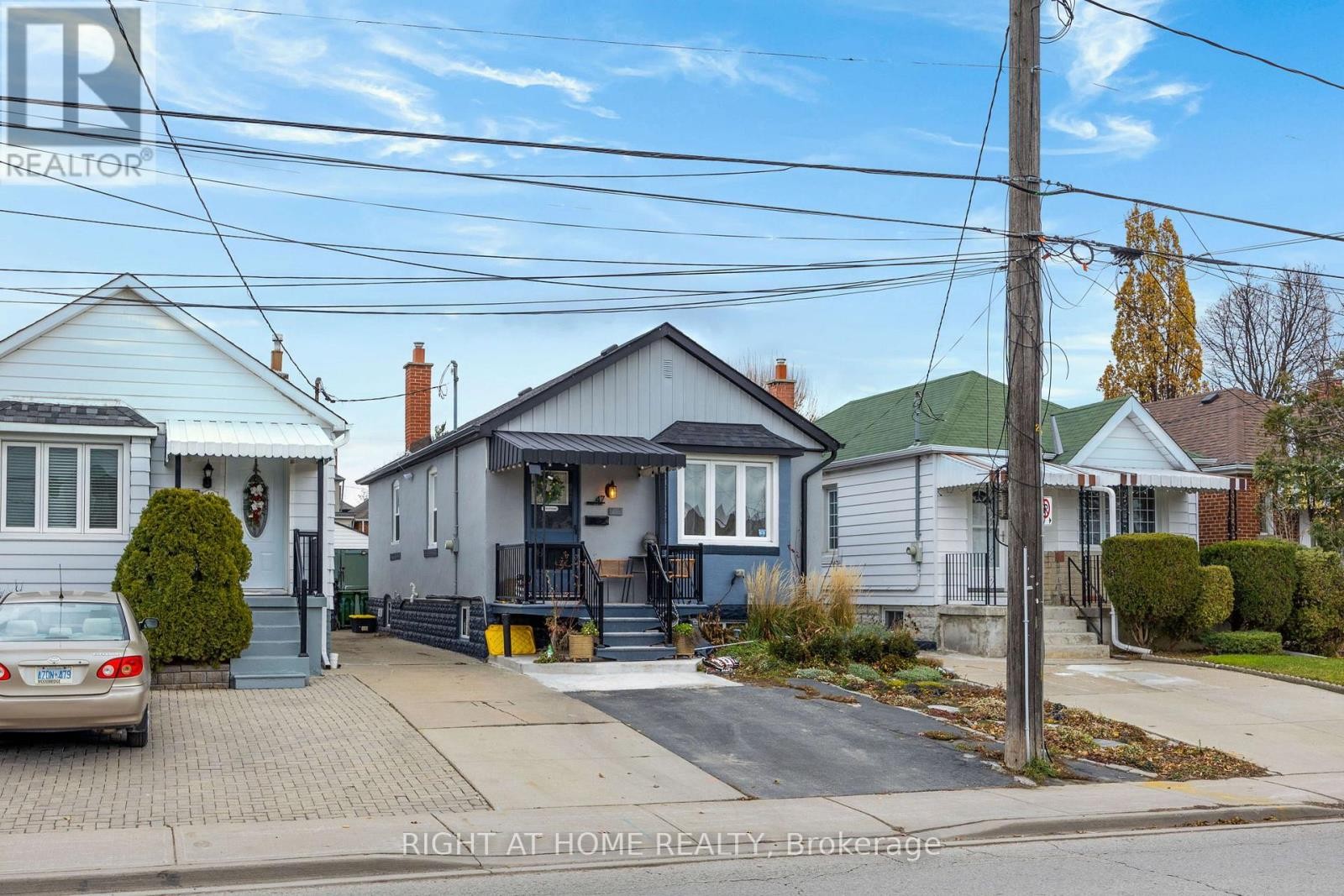 












47 RONALD AVENUE

,
Toronto (Briar Hill-Belgravia),




Ontario
M6E4M8

