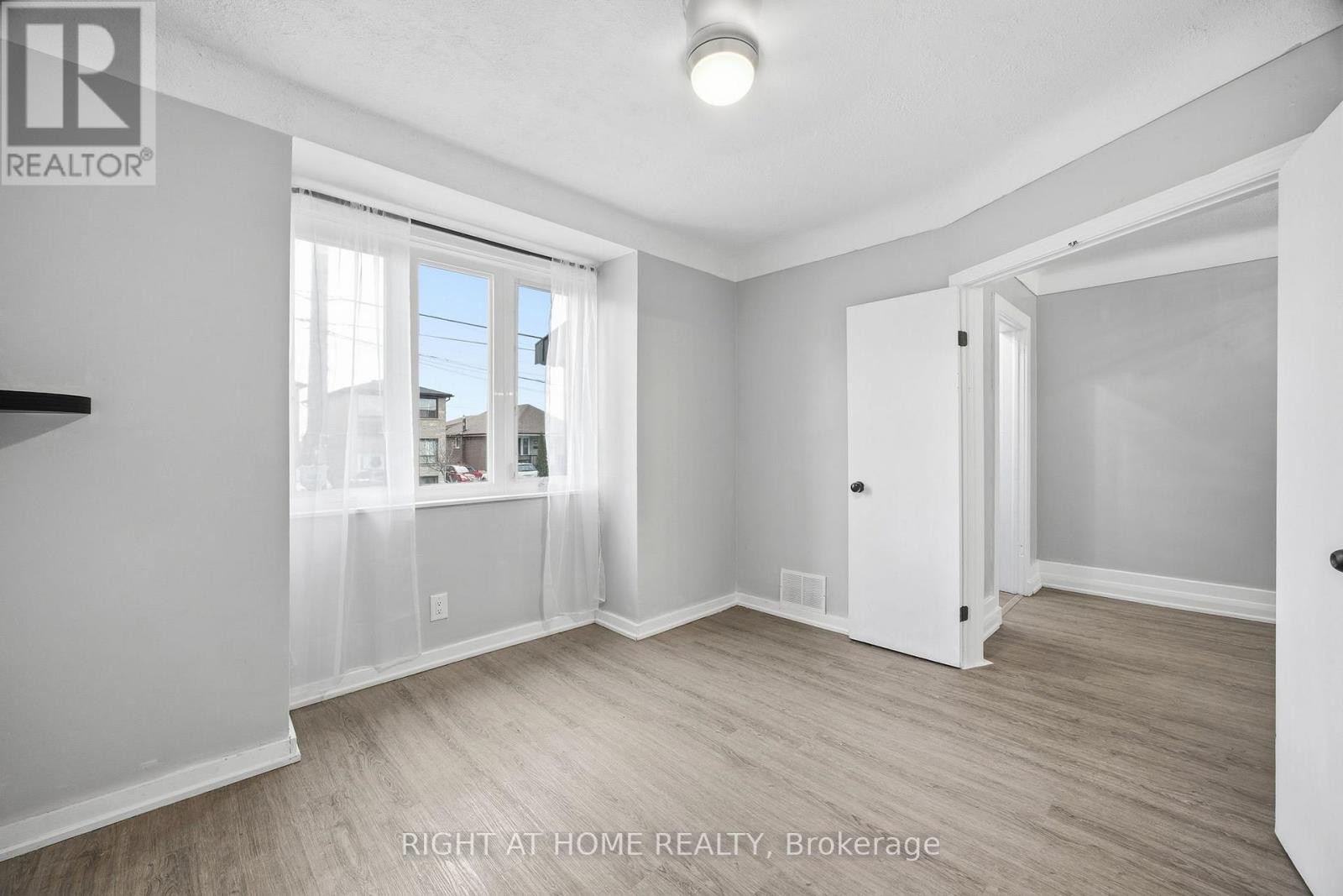 












47 RONALD AVENUE

,
Toronto (Briar Hill-Belgravia),




Ontario
M6E4M8

