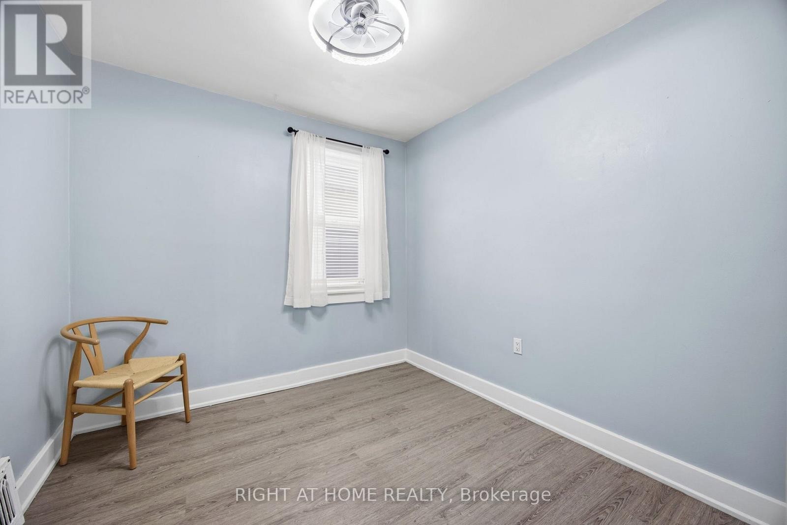 












47 RONALD AVENUE

,
Toronto (Briar Hill-Belgravia),




Ontario
M6E4M8

