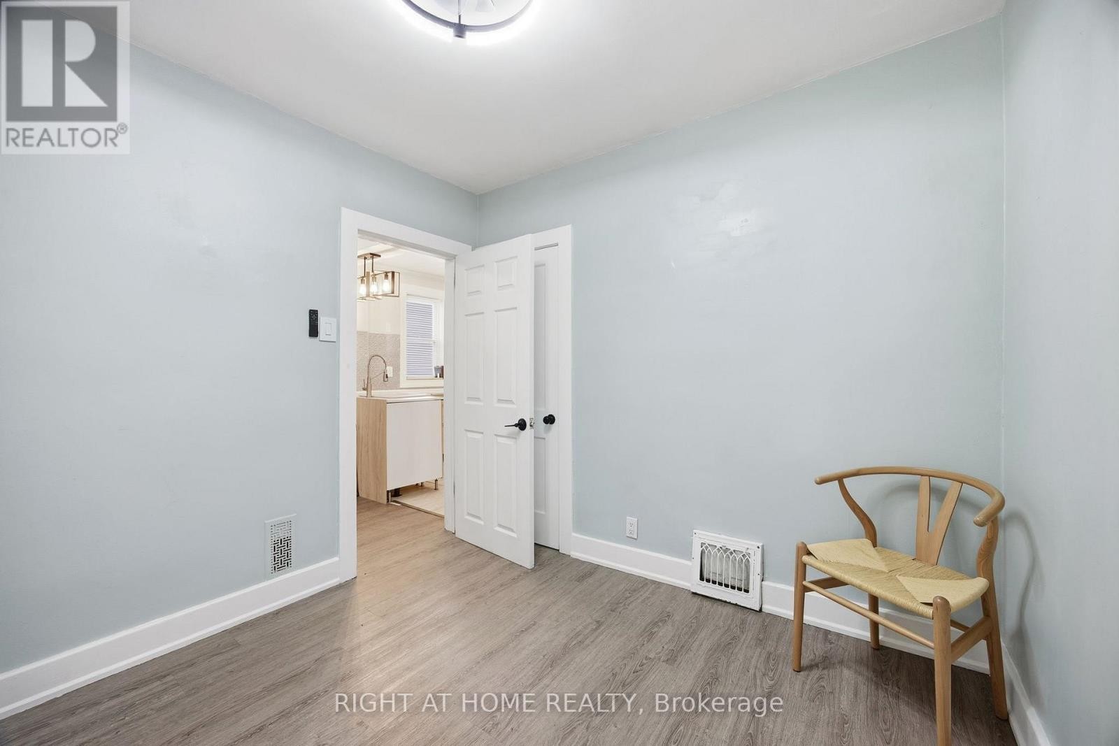 












47 RONALD AVENUE

,
Toronto (Briar Hill-Belgravia),




Ontario
M6E4M8

