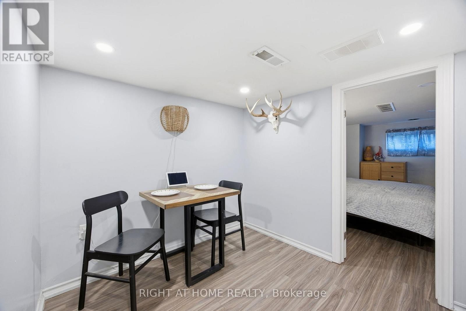 












47 RONALD AVENUE

,
Toronto (Briar Hill-Belgravia),




Ontario
M6E4M8

