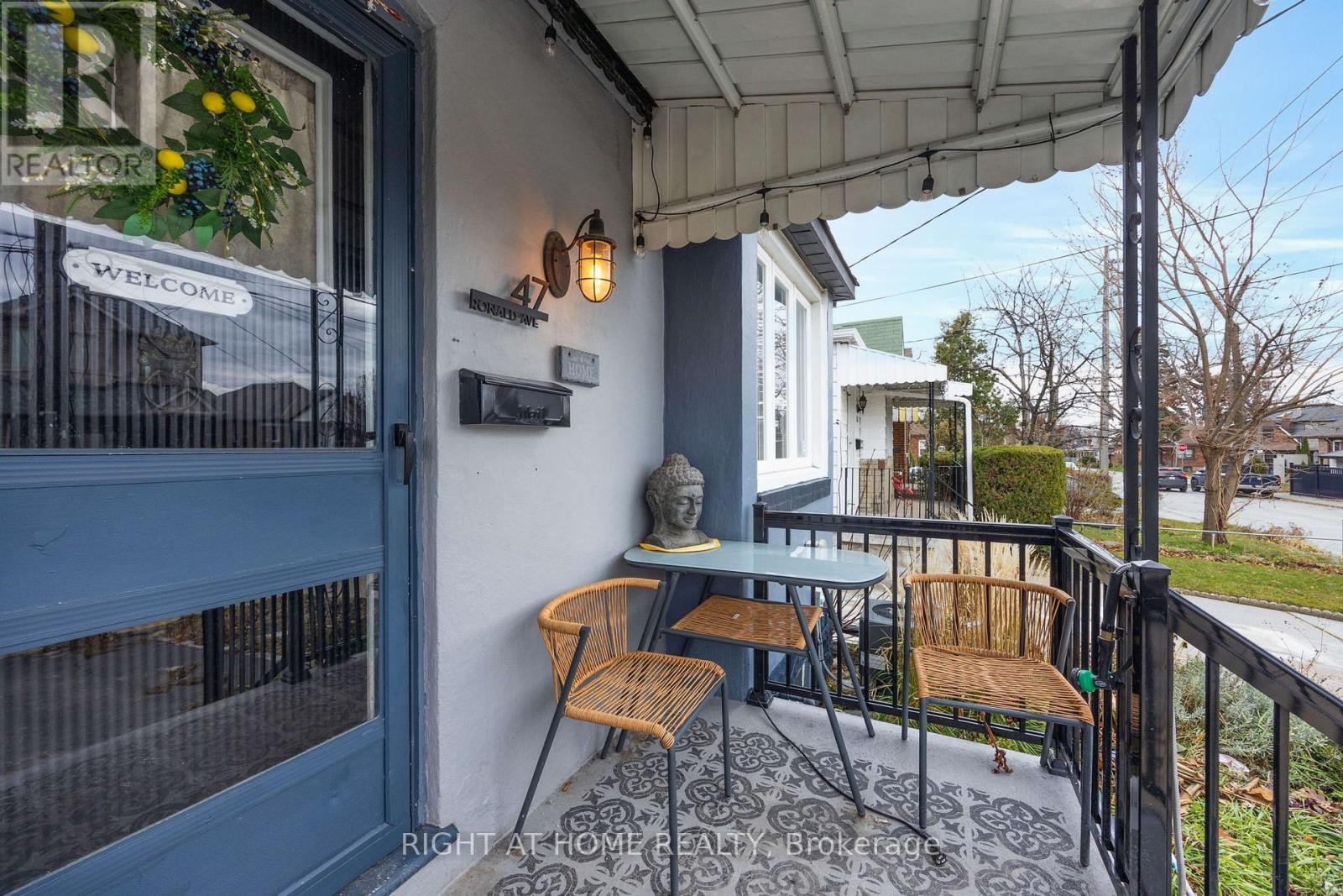 












47 RONALD AVENUE

,
Toronto (Briar Hill-Belgravia),




Ontario
M6E4M8

