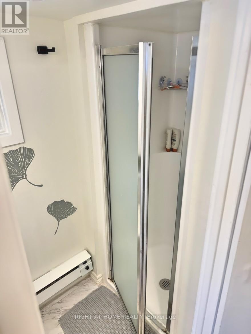 












47 RONALD AVENUE

,
Toronto (Briar Hill-Belgravia),




Ontario
M6E4M8

