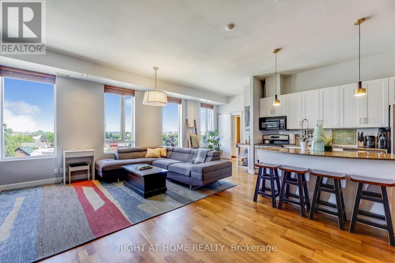 












504 - 1 ST JOHNS ROAD

,
Toronto (Junction Area),




Ontario
M6P1T7

