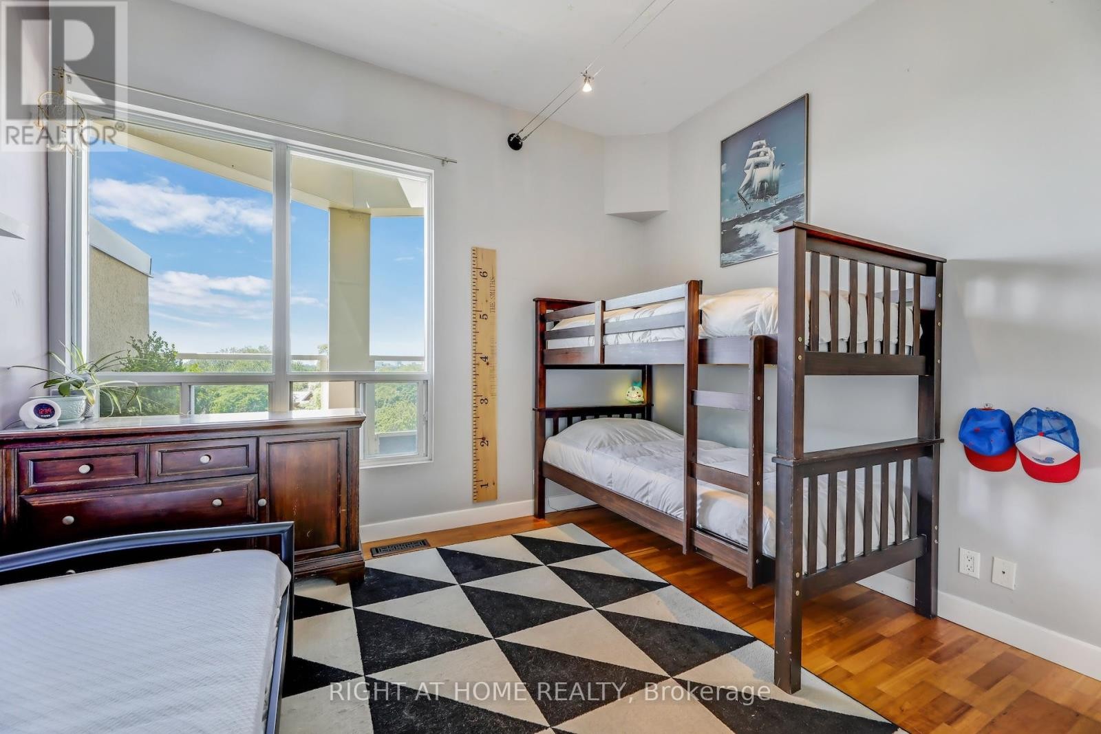 












504 - 1 ST JOHNS ROAD

,
Toronto (Junction Area),




Ontario
M6P1T7

