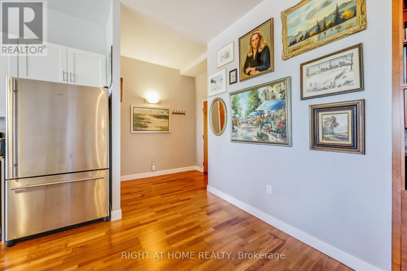 












504 - 1 ST JOHNS ROAD

,
Toronto (Junction Area),




Ontario
M6P1T7

