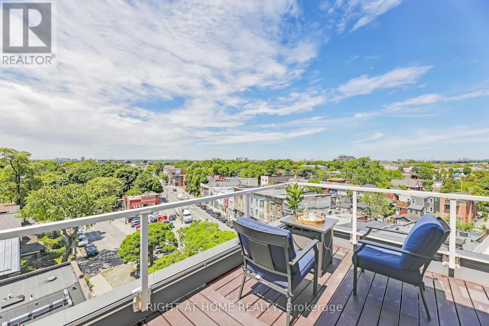 












504 - 1 ST JOHNS ROAD

,
Toronto (Junction Area),




Ontario
M6P1T7

