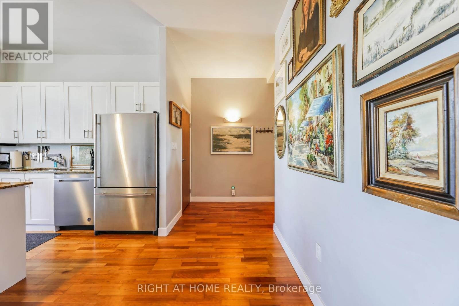 












504 - 1 ST JOHNS ROAD

,
Toronto (Junction Area),




Ontario
M6P1T7

