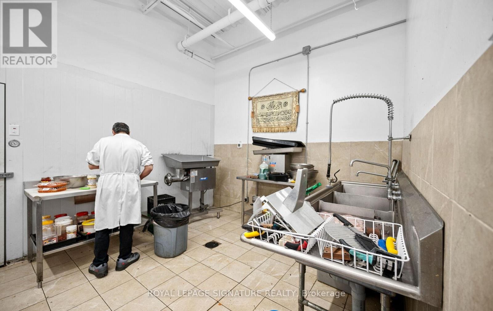 












1A - 3200 ERIN MILLS PARKWAY

,
Mississauga (Erin Mills),




Ontario
L5L1W8

