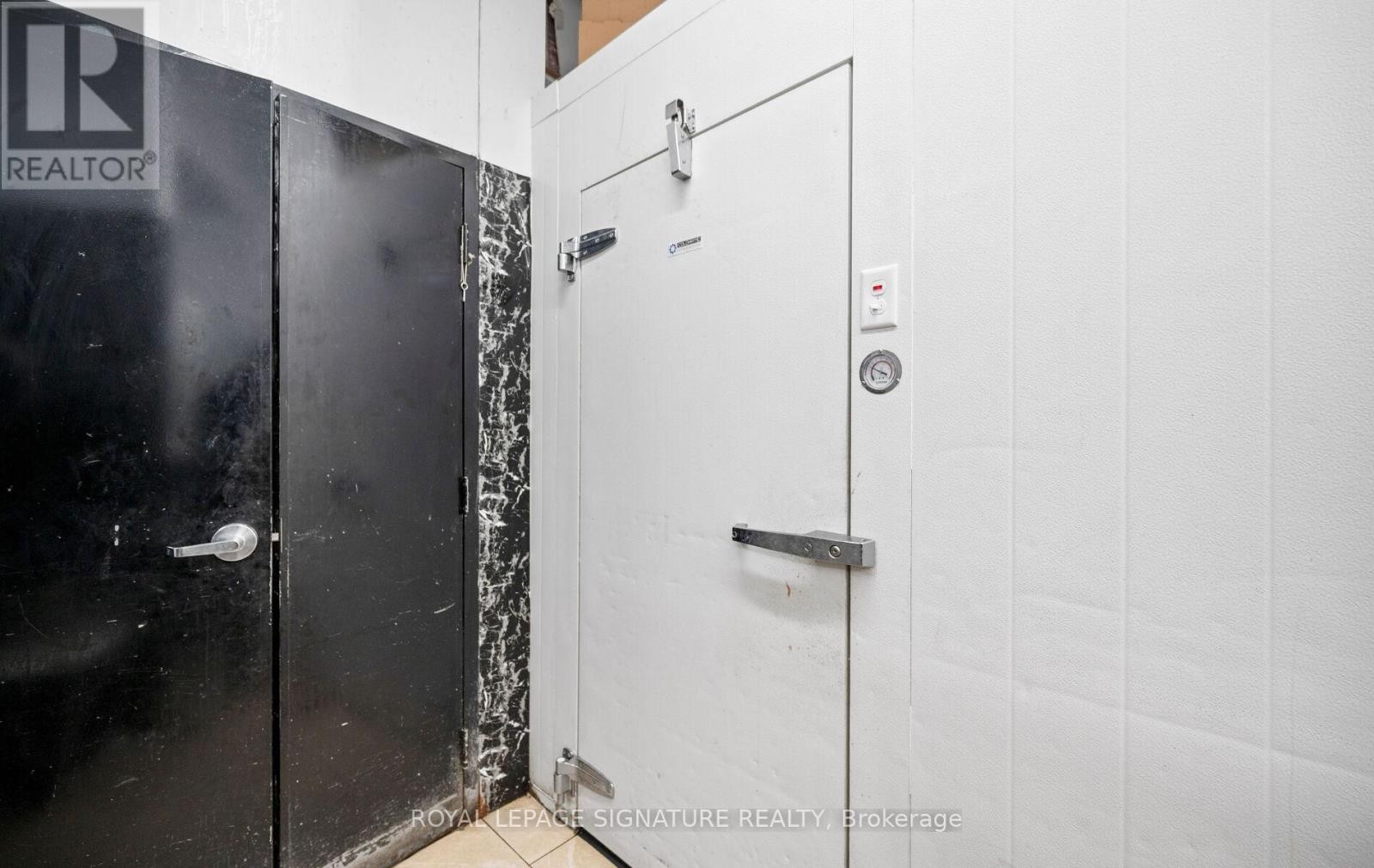 












1A - 3200 ERIN MILLS PARKWAY

,
Mississauga (Erin Mills),




Ontario
L5L1W8

