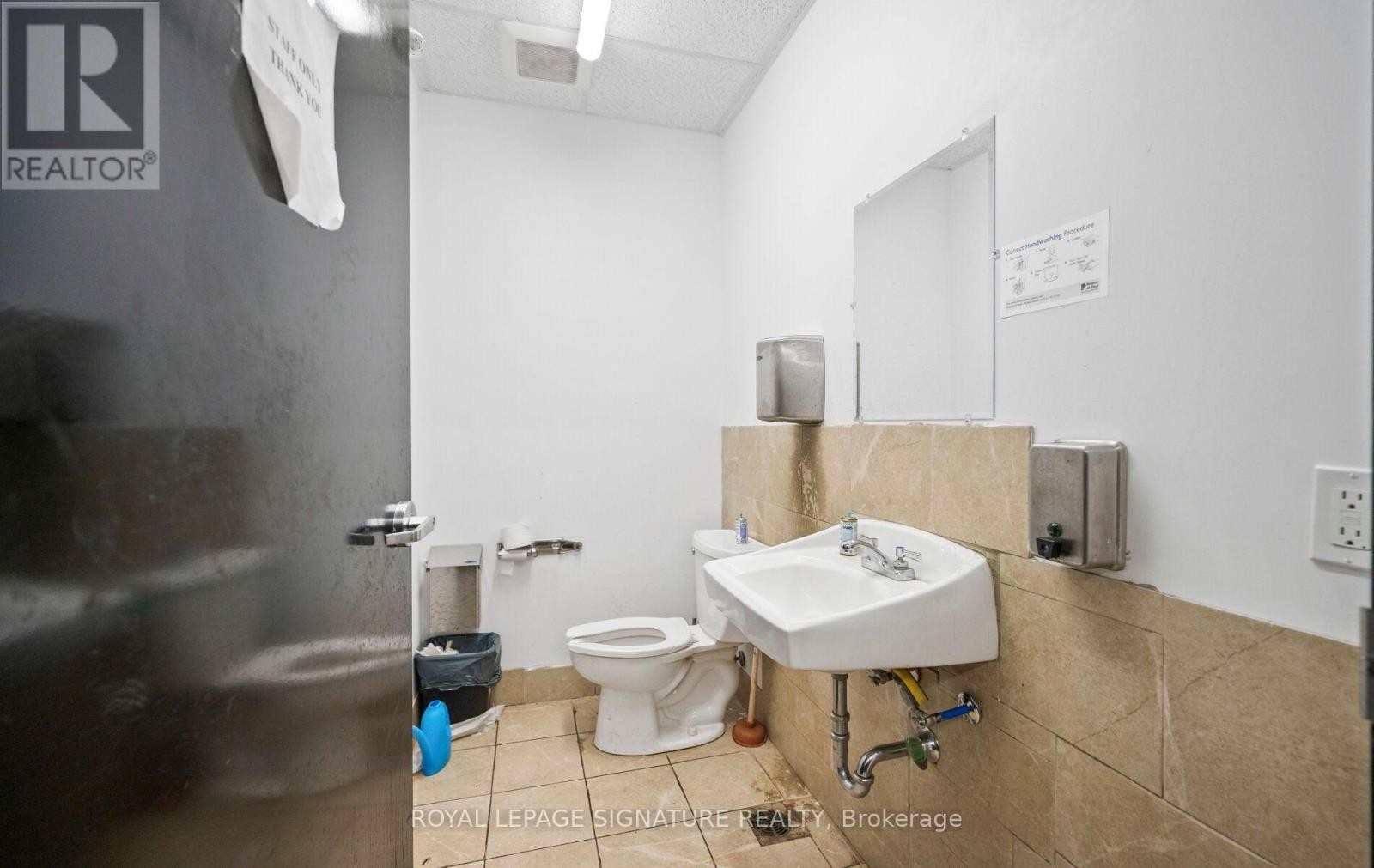 












1A - 3200 ERIN MILLS PARKWAY

,
Mississauga (Erin Mills),




Ontario
L5L1W8

