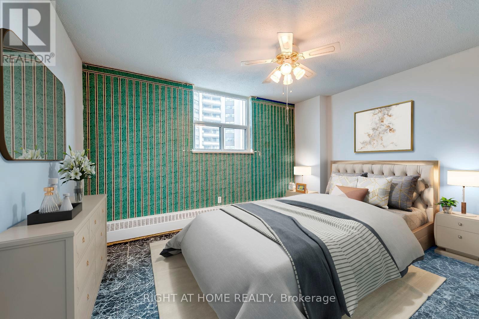 












413 - 390 DIXON ROAD

,
Toronto (Kingsview Village-The Westway),




Ontario
M9R1T4

