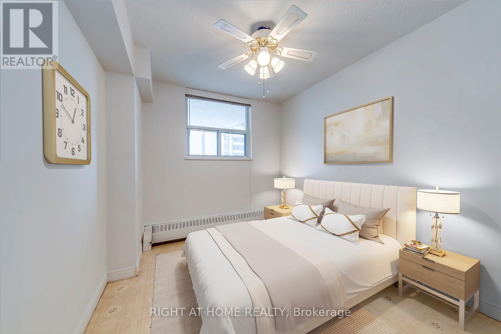 












413 - 390 DIXON ROAD

,
Toronto (Kingsview Village-The Westway),




Ontario
M9R1T4

