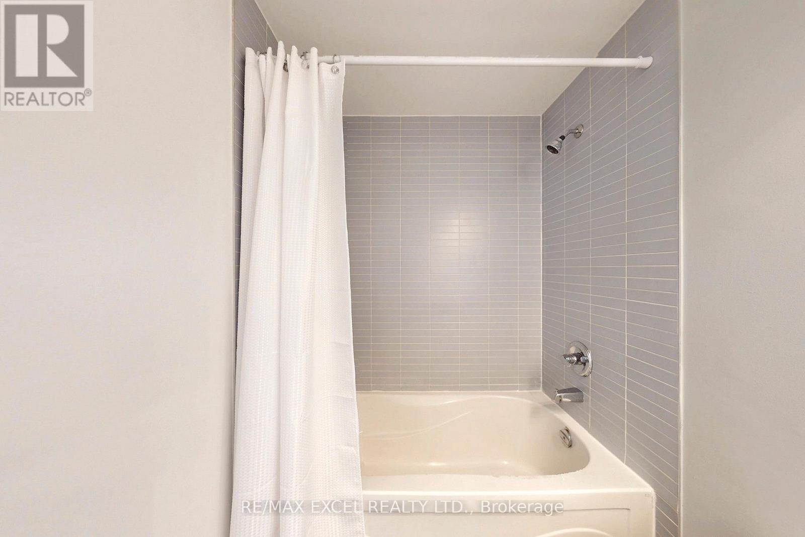 












2811 - 80 ABSOLUTE AVENUE

,
Mississauga (City Centre),




Ontario
L4Z0A5

