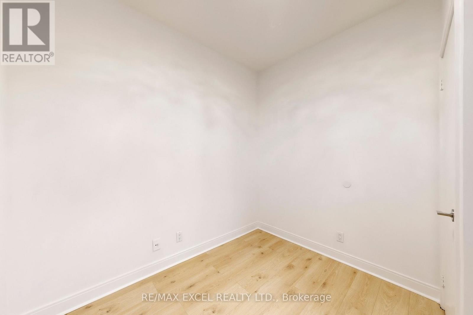 












2811 - 80 ABSOLUTE AVENUE

,
Mississauga (City Centre),




Ontario
L4Z0A5

