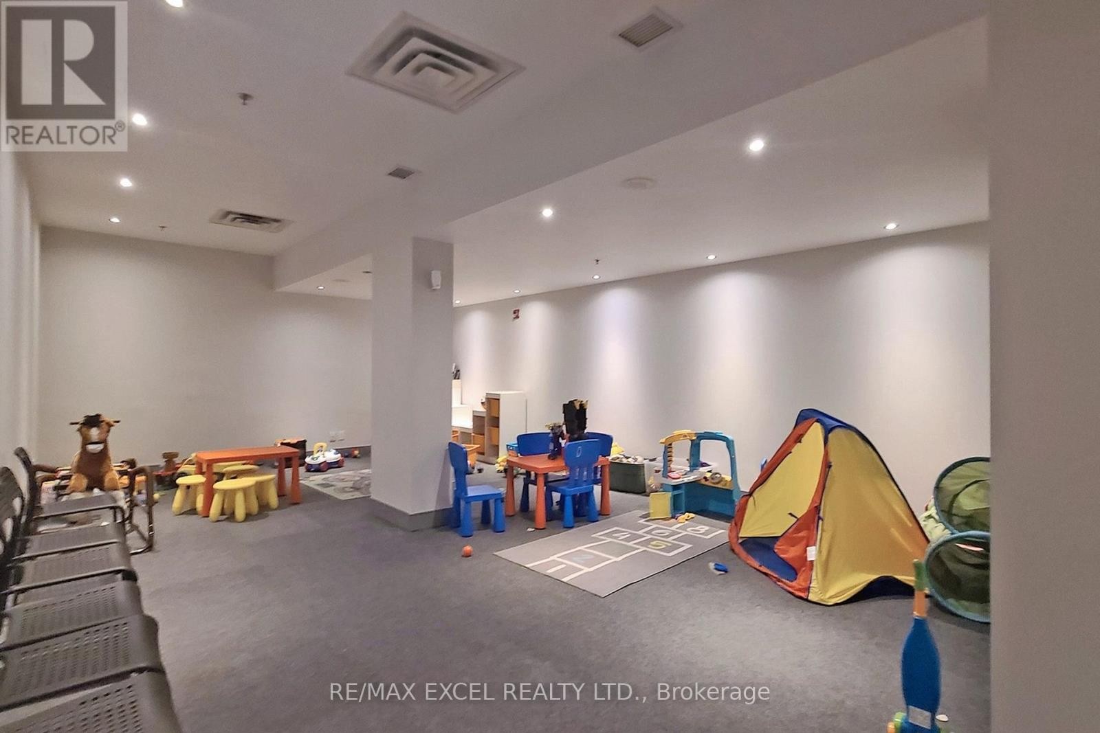 












2811 - 80 ABSOLUTE AVENUE

,
Mississauga (City Centre),




Ontario
L4Z0A5

