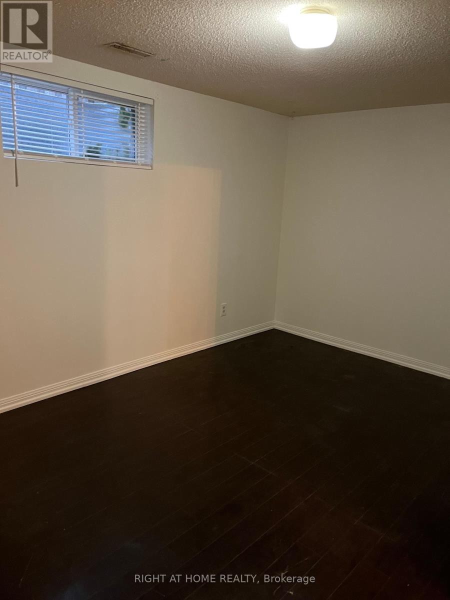 












LOWER LEVEL BSMENT - 26 PANORAMA CRESCENT

,
Brampton (Northgate),




Ontario
L6S3T9

