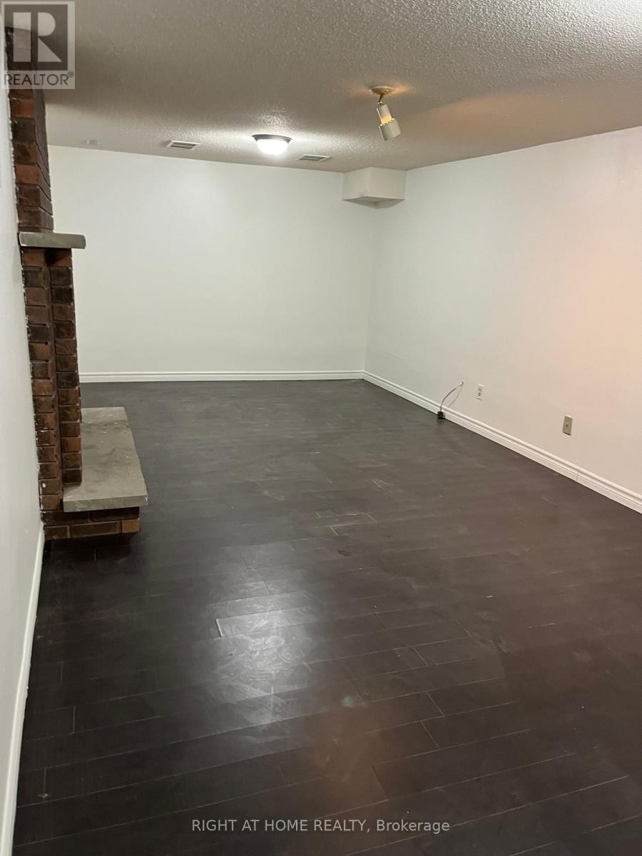 












LOWER LEVEL BSMENT - 26 PANORAMA CRESCENT

,
Brampton (Northgate),




Ontario
L6S3T9

