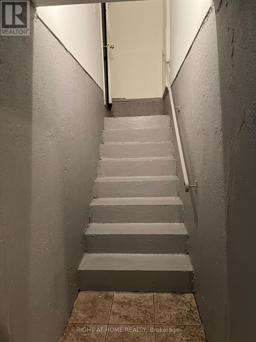 












LOWER LEVEL BSMENT - 26 PANORAMA CRESCENT

,
Brampton (Northgate),




Ontario
L6S3T9

