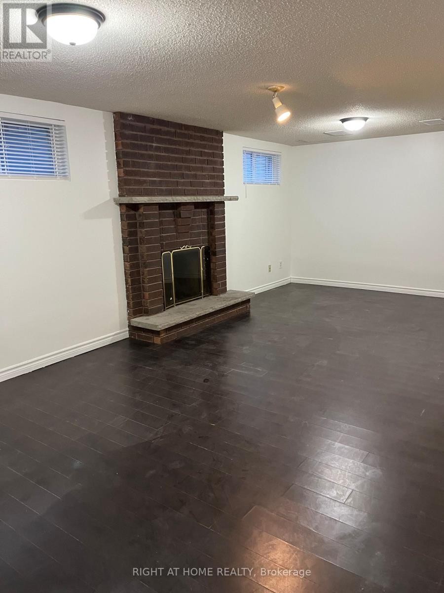 












LOWER LEVEL BSMENT - 26 PANORAMA CRESCENT

,
Brampton (Northgate),




Ontario
L6S3T9

