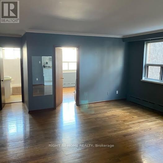 












2 - 115 EIGHTH STREET

,
Toronto (New Toronto),




Ontario
M8V3C5

