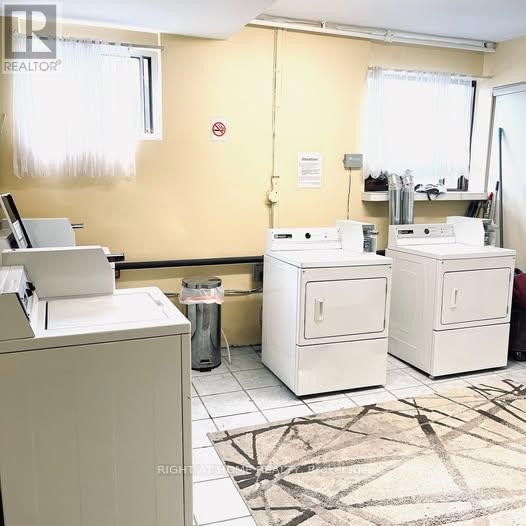 












2 - 115 EIGHTH STREET

,
Toronto (New Toronto),




Ontario
M8V3C5

