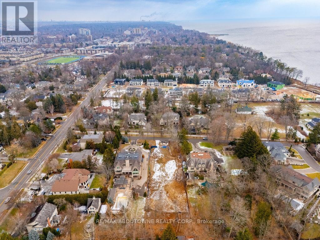 












408 LAKESHORE ROAD W

,
Oakville (SW Southwest),




Ontario
L6K1G1

