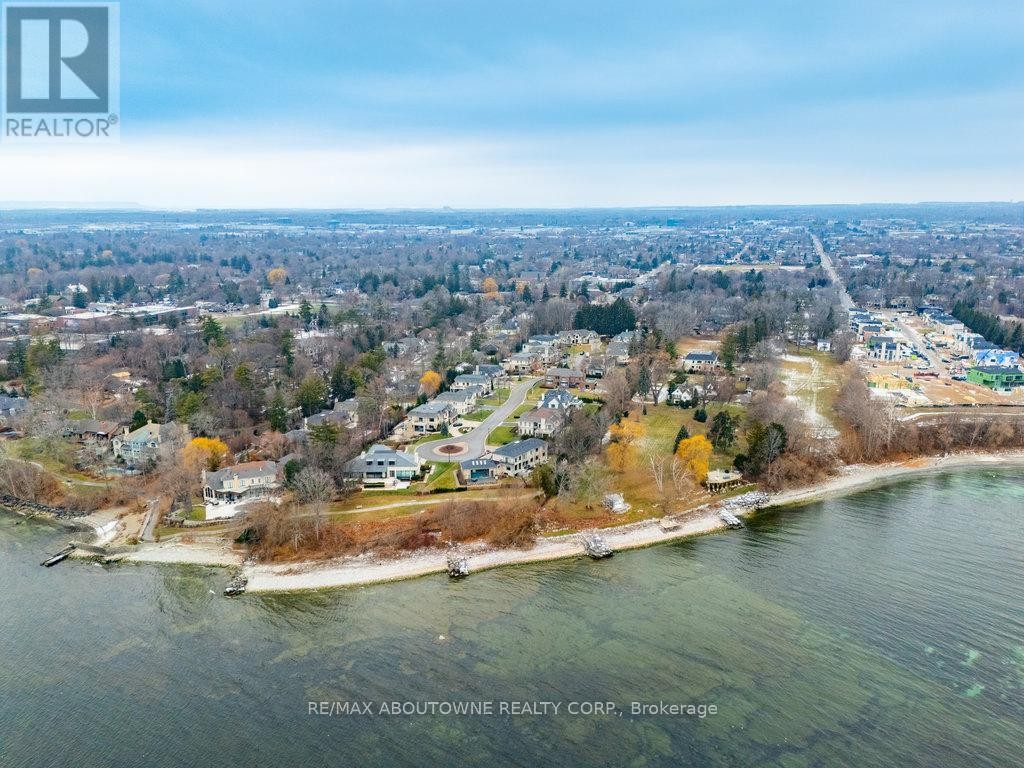 












408 LAKESHORE ROAD W

,
Oakville (SW Southwest),




Ontario
L6K1G1

