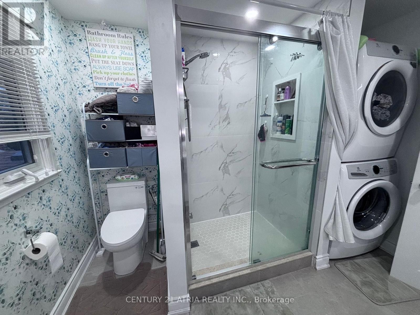 












ROOM 1 - 18 STAVELEY CRESCENT

,
Brampton (Brampton East),




Ontario
L6W2R9

