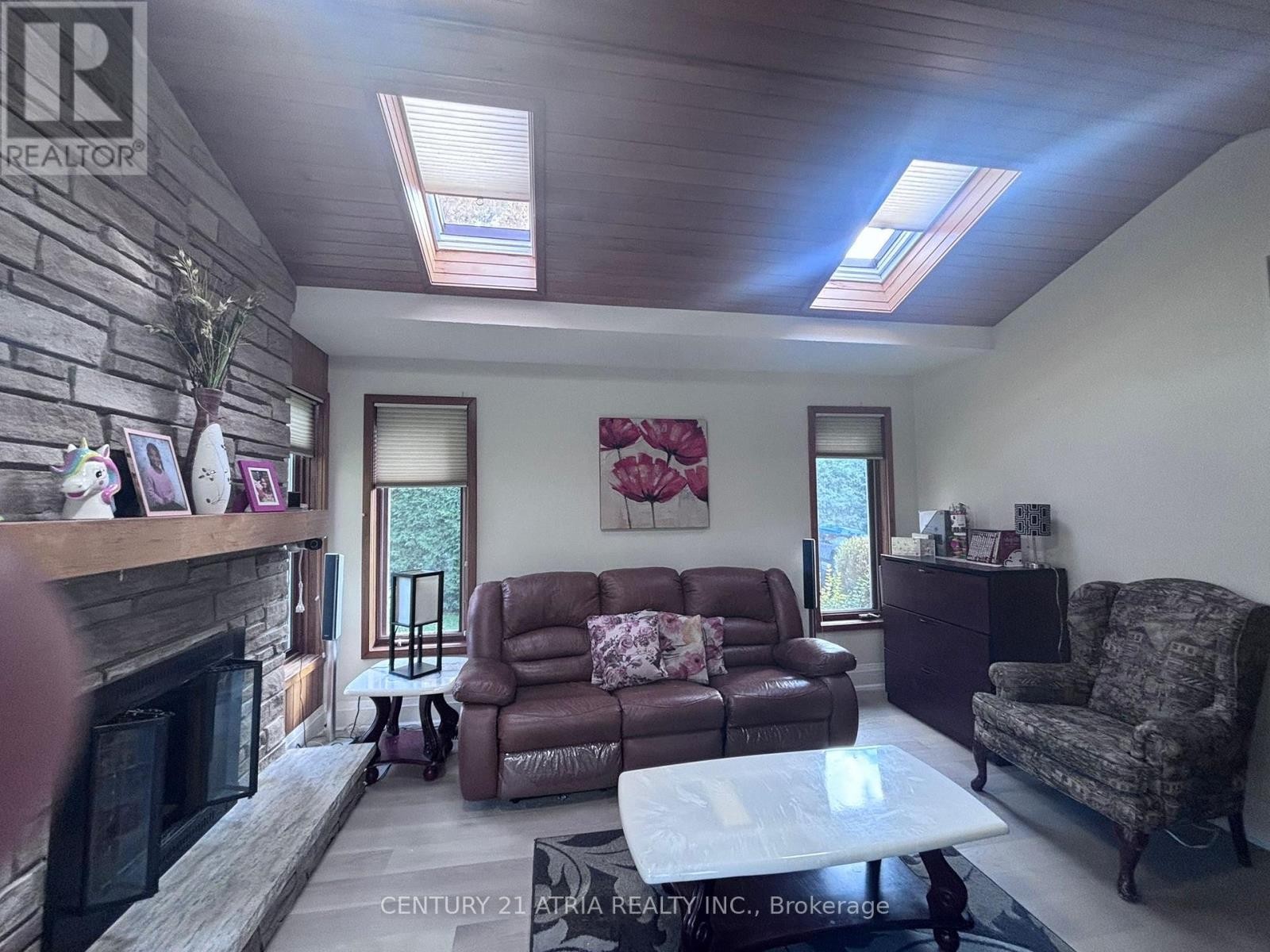 












ROOM 1 - 18 STAVELEY CRESCENT

,
Brampton (Brampton East),




Ontario
L6W2R9

