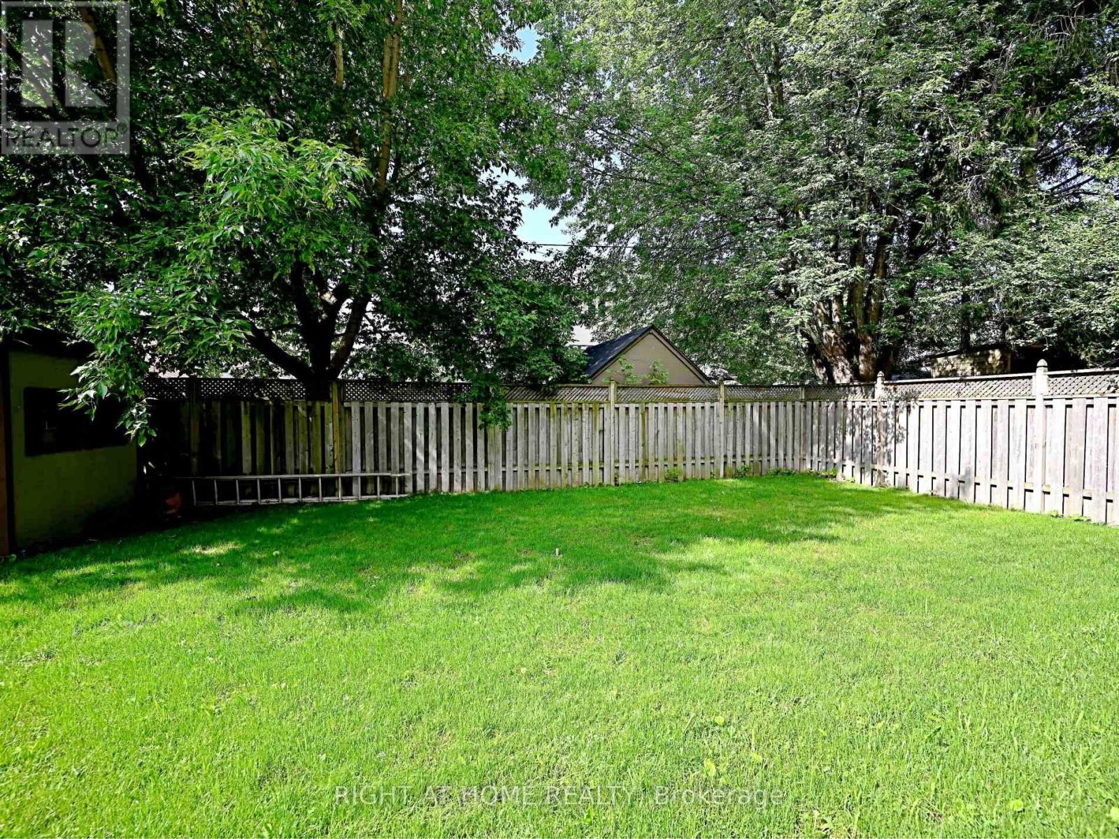 












50B WOODLAWN AVENUE

,
Mississauga (Port Credit),




Ontario
L5G3K6

