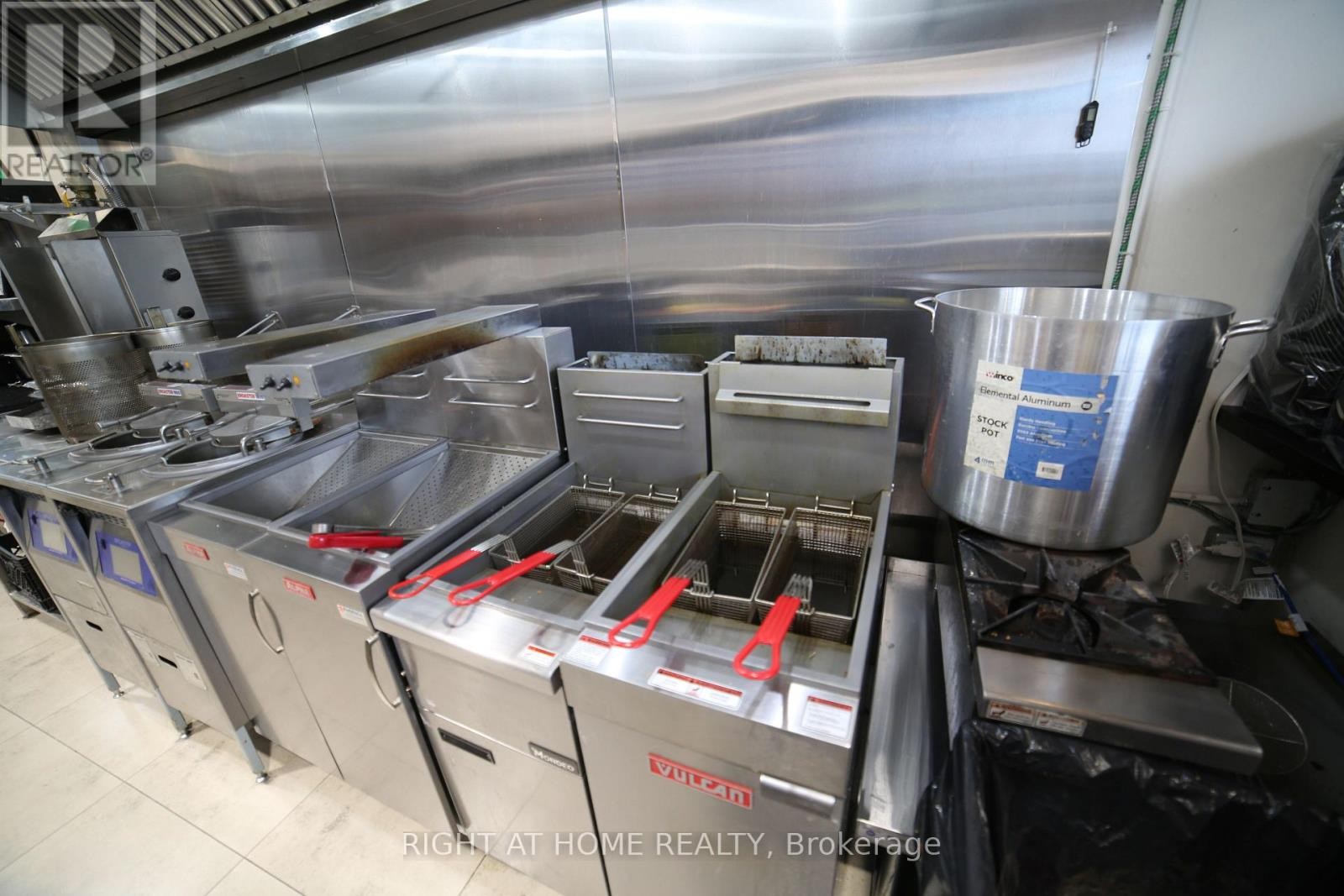 












25 - 3460 PLATINUM DRIVE

,
Mississauga (Churchill Meadows),




Ontario
L5M7N4

