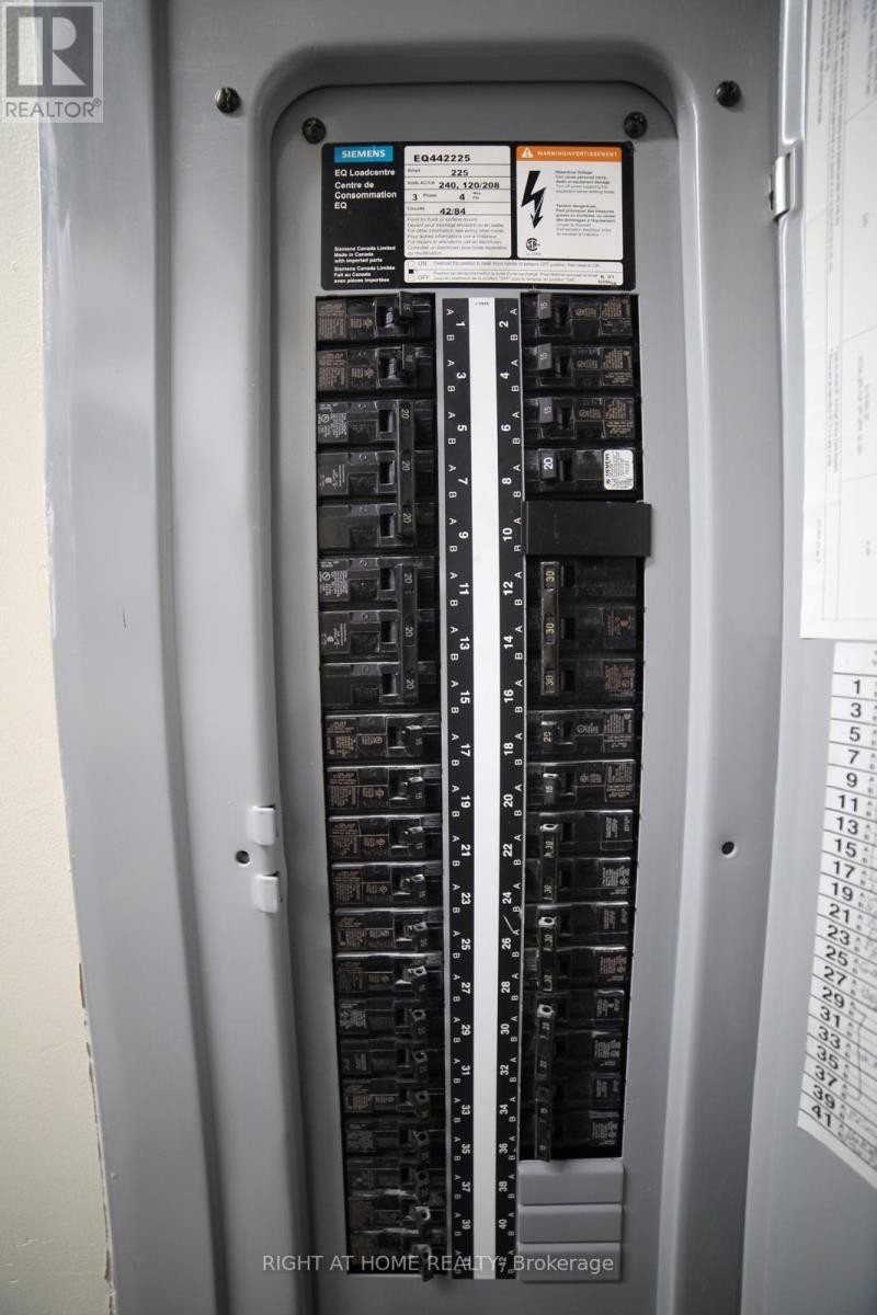 












25 - 3460 PLATINUM DRIVE

,
Mississauga (Churchill Meadows),




Ontario
L5M7N4

