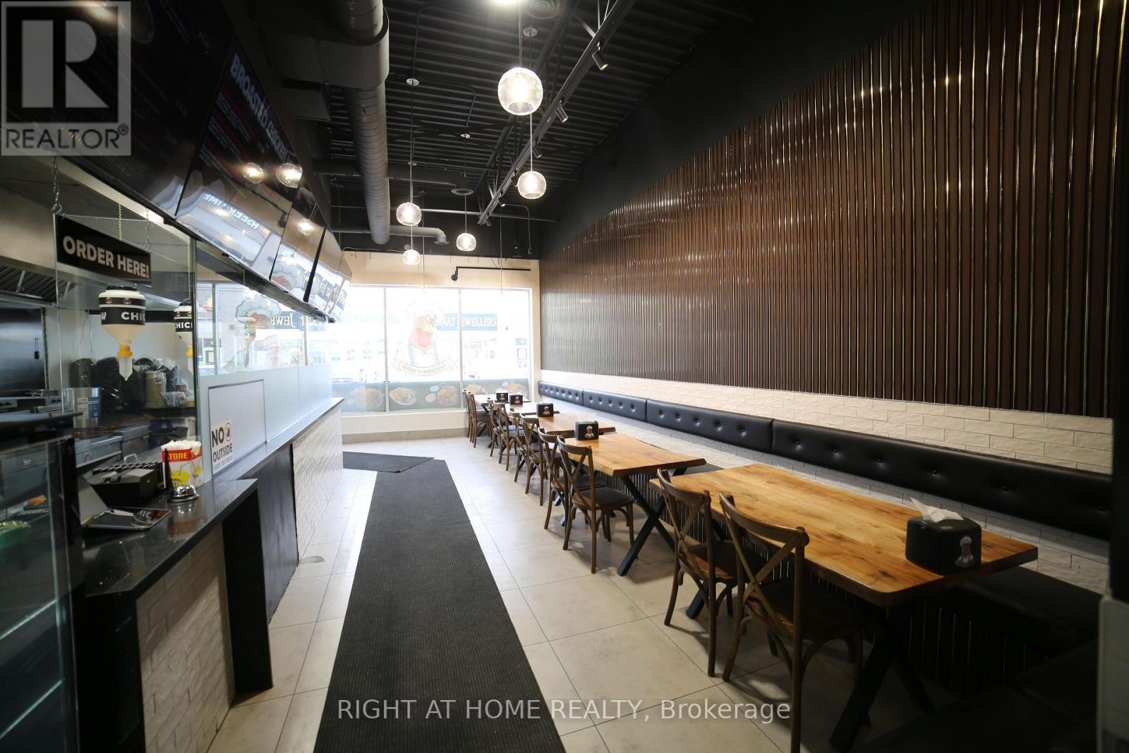 












25 - 3460 PLATINUM DRIVE

,
Mississauga (Churchill Meadows),




Ontario
L5M7N4

