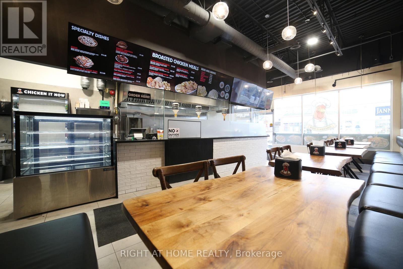 












25 - 3460 PLATINUM DRIVE

,
Mississauga (Churchill Meadows),




Ontario
L5M7N4

