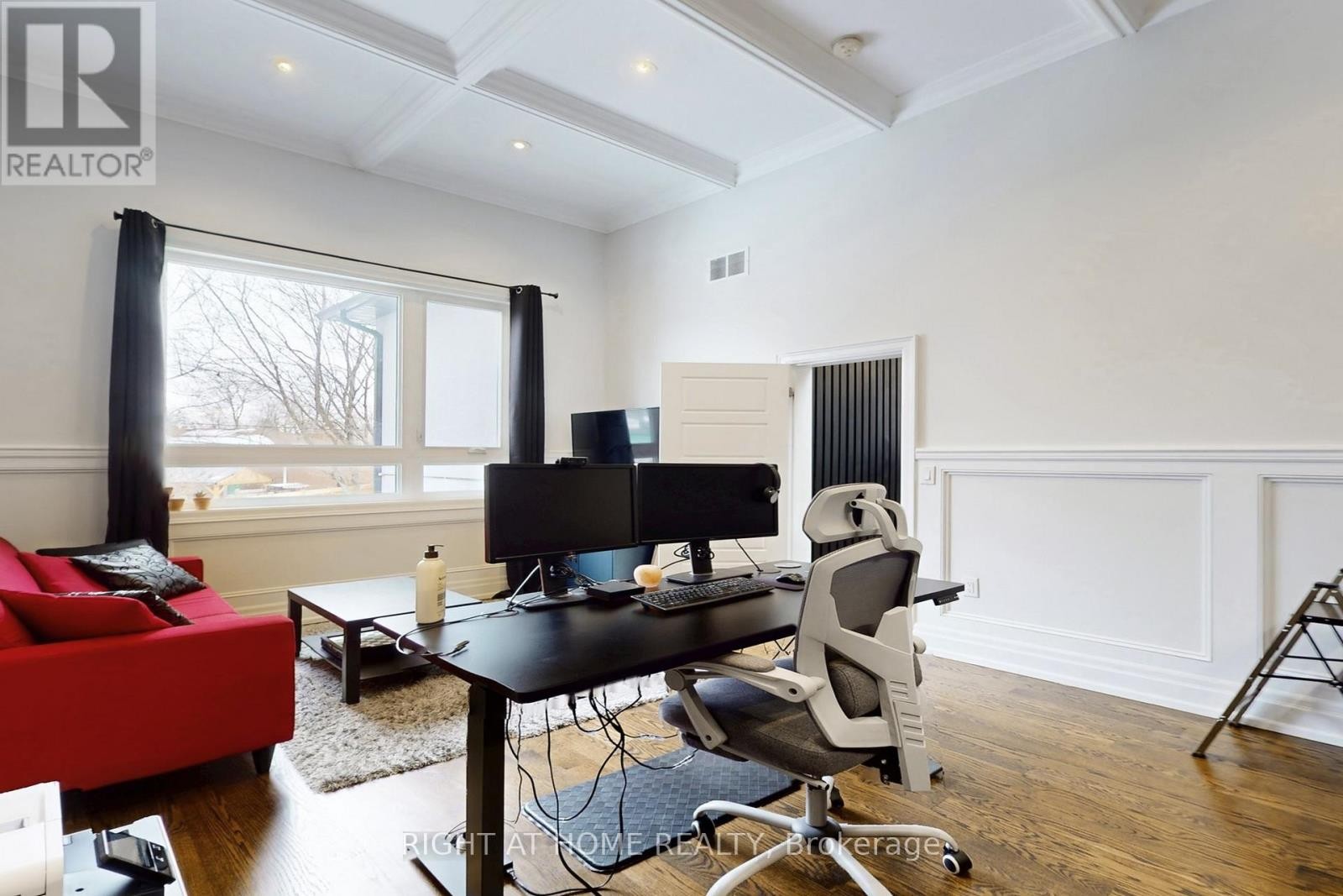 












129 MEADOWBANK ROAD

,
Toronto (Islington-City Centre West),




Ontario
M9B5E2

