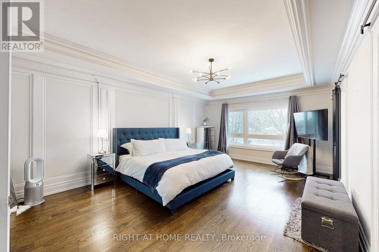 












129 MEADOWBANK ROAD

,
Toronto (Islington-City Centre West),




Ontario
M9B5E2

