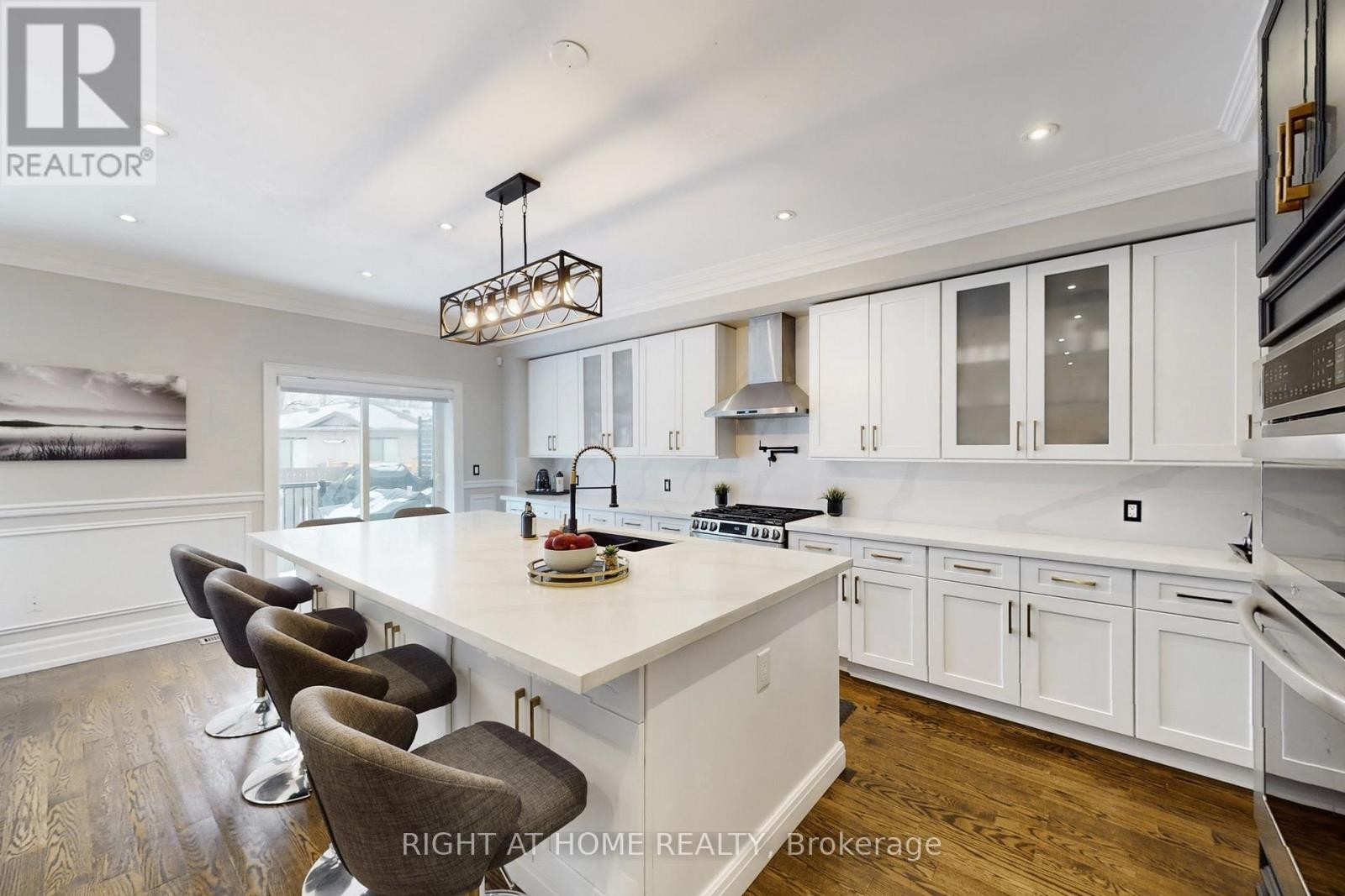 












129 MEADOWBANK ROAD

,
Toronto (Islington-City Centre West),




Ontario
M9B5E2

