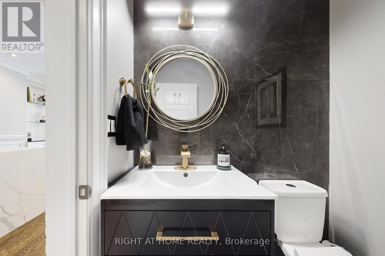 












129 MEADOWBANK ROAD

,
Toronto (Islington-City Centre West),




Ontario
M9B5E2

